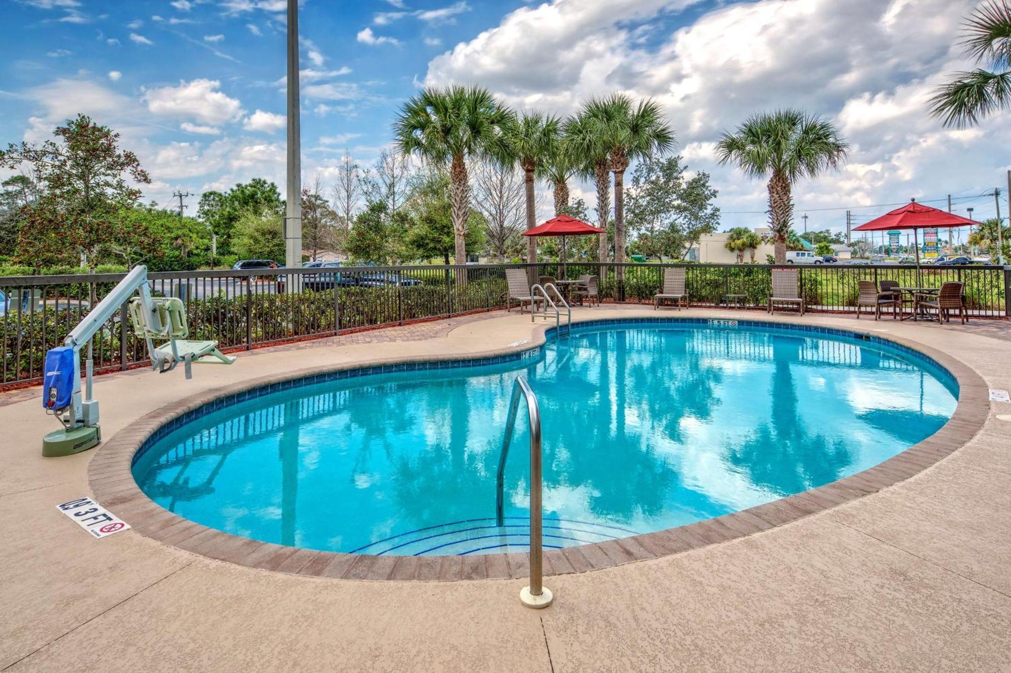 Hampton Inn & Suites Stuart-North Экстерьер фото
