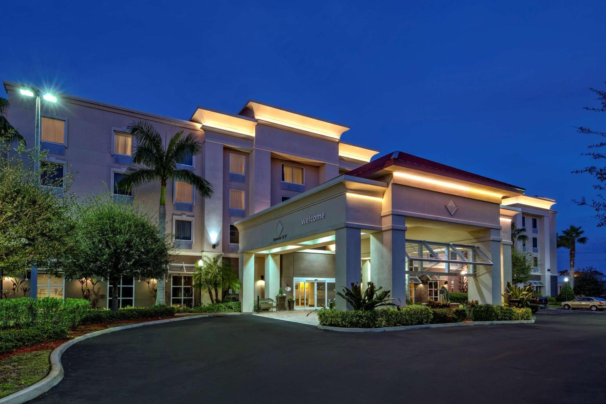 Hampton Inn & Suites Stuart-North Экстерьер фото