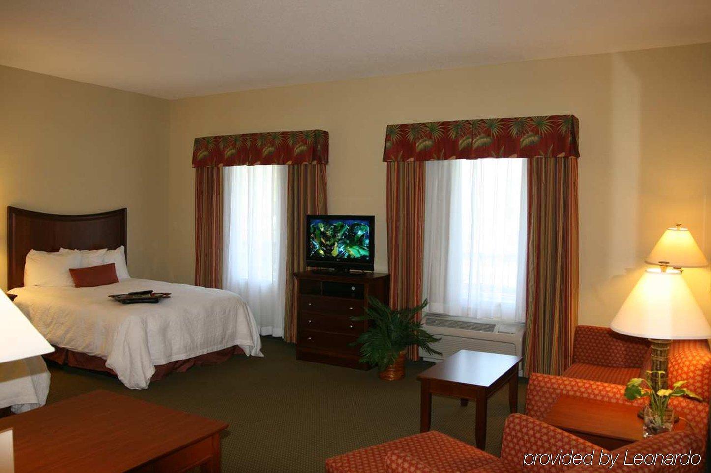 Hampton Inn & Suites Stuart-North Номер фото