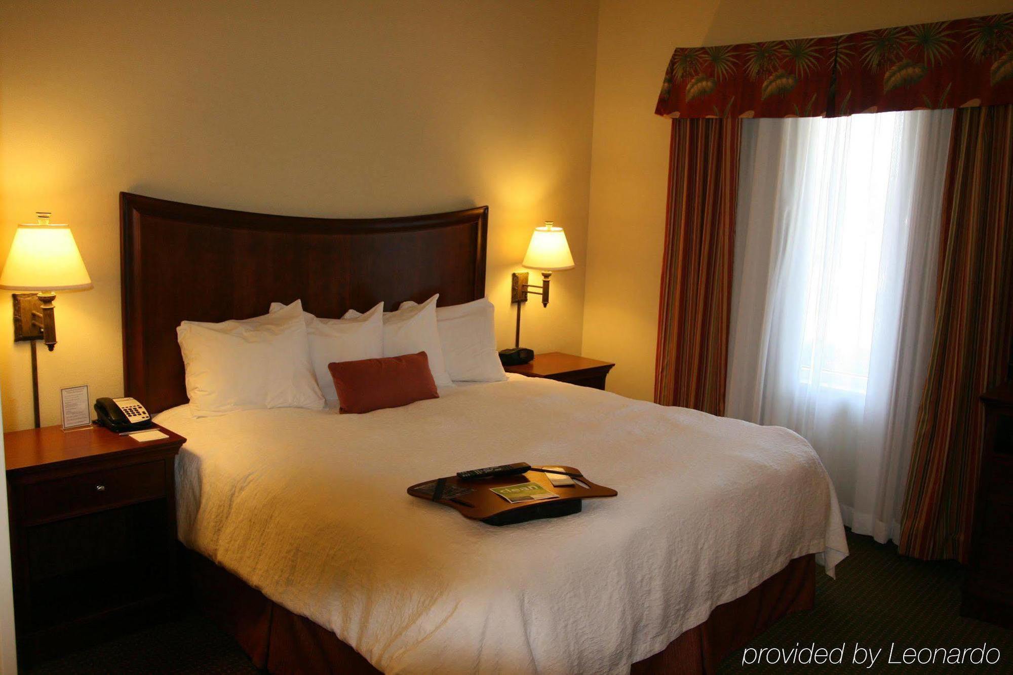 Hampton Inn & Suites Stuart-North Номер фото